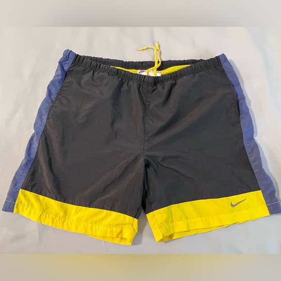 Vintage Nike Yellow Black Blue Men’s Size XL Loose‎ Waist Band Shorts - Picture 1 of 8
